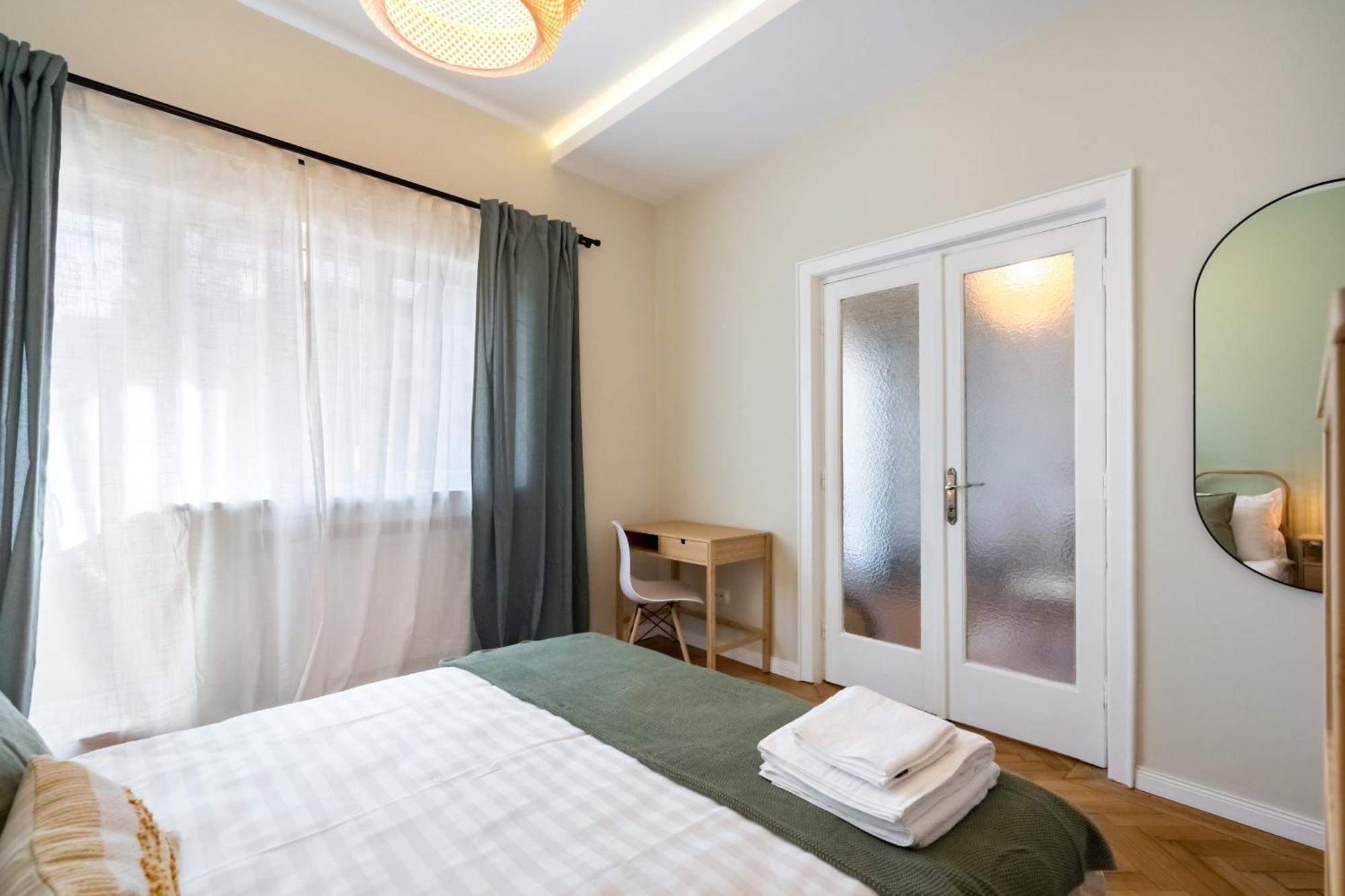 Urban Dream Studio With City Views & Comfort Bukarest Kültér fotó